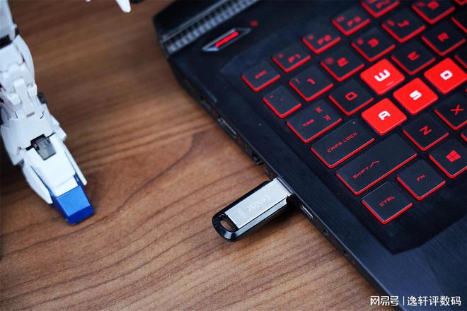 性能出色，售价亲民 Lexar M400 高速闪存盘，办公设备及消耗品的明智选择